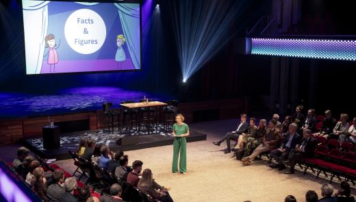 Margon Tuinstra tijdens de opening van het VIPP GGZ slotevent